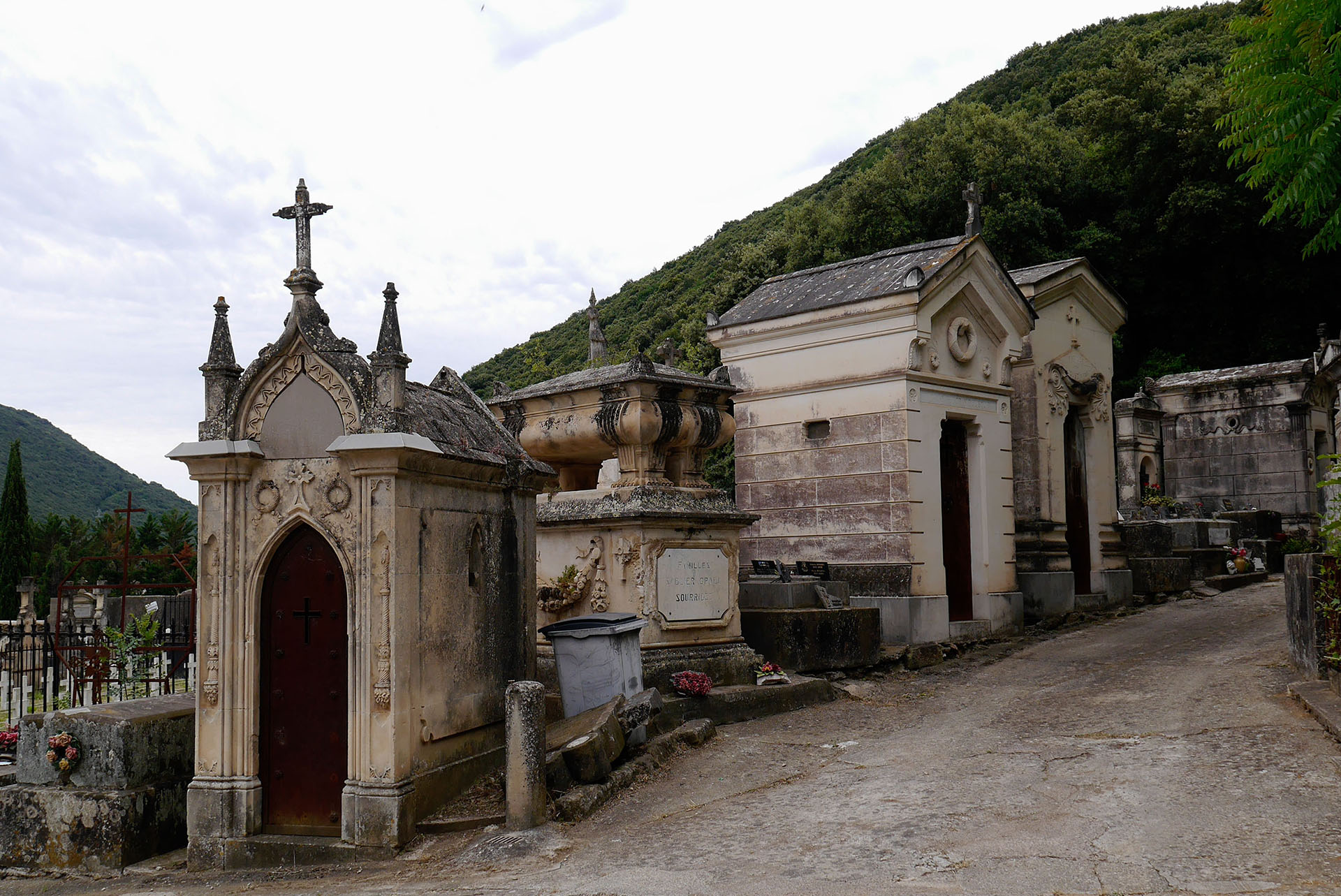 Tombes du cimetière de Lodève Graves in Lodève cemetery