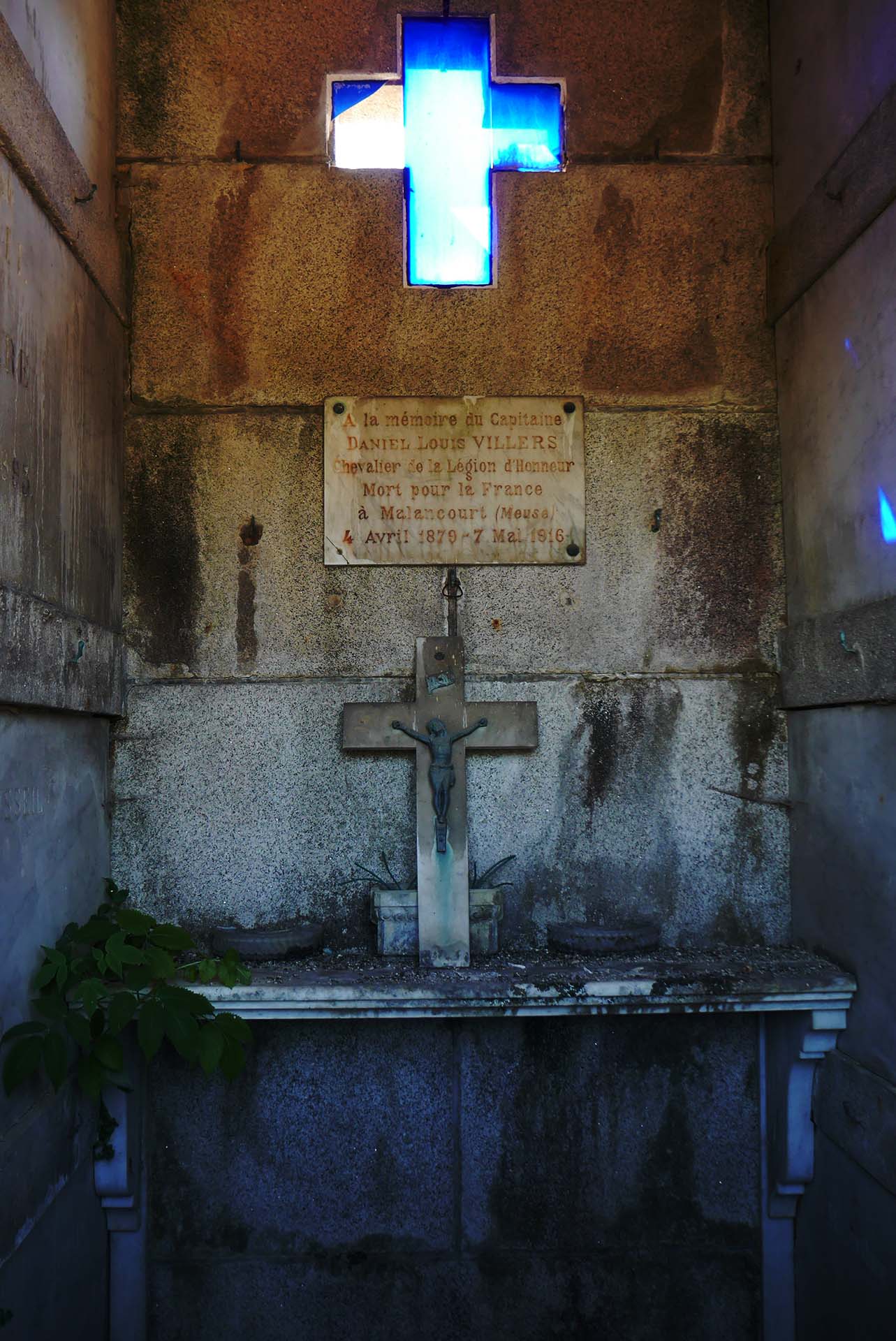 Tombes du cimetière de la Miséricorde Nantes France Graves in Misericorde cemetery Nantes France